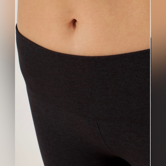 Lululemon In The Flow Crop (1 of 3)
Black - Picture 6 of 9